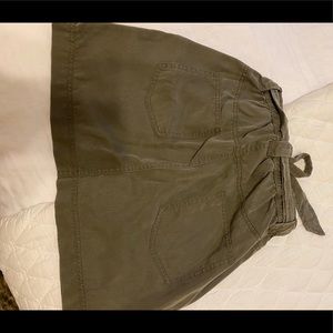 ILLA ILLA army green Skirt w/ tie